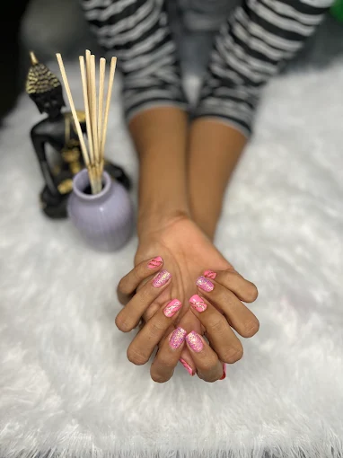 Glitter gel manicure